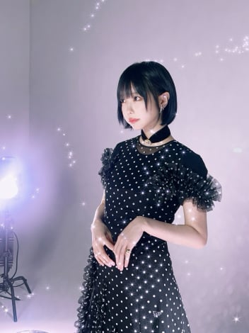 あのちゃん「“Feel Dreamy あの meets SNIDEL”snidel オフショット」（写真はX ＠aNo2mass より） 