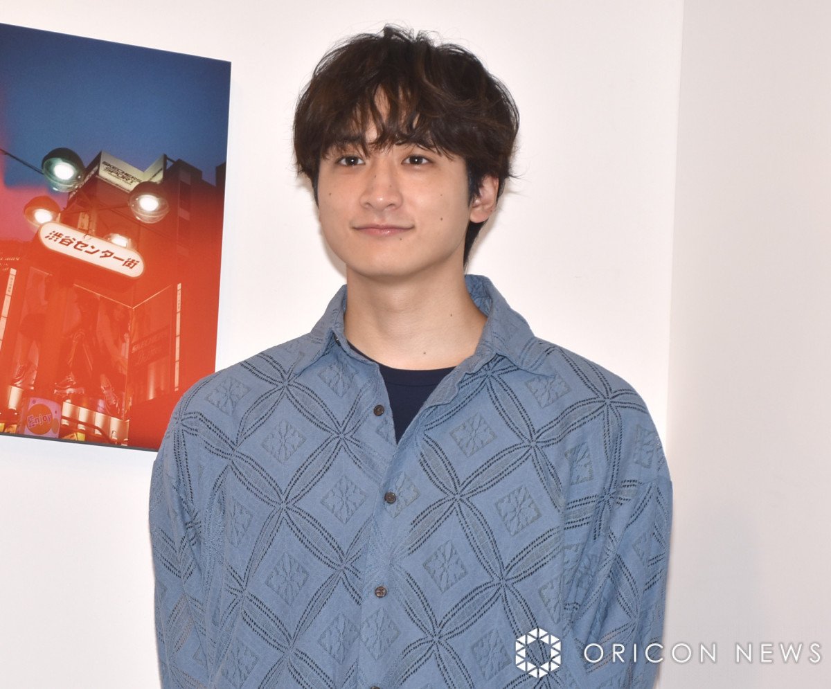 小関裕太、撮りたい被写体は佐藤健「健さんの目の奥を撮ってみたい」 WEST.重岡大毅にも公開オファー | ORICON NEWS