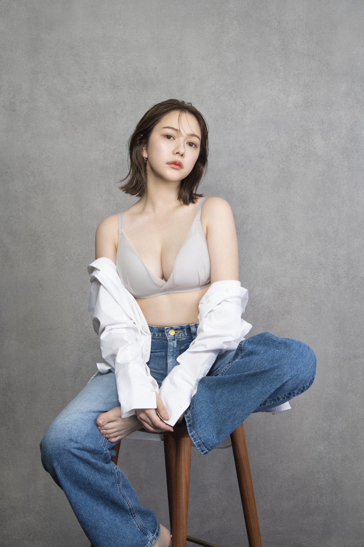 村重杏奈「この写真おっぱい大先生過ぎてやばいね」 美バストあらわな圧巻ボディ披露 | ORICON NEWS