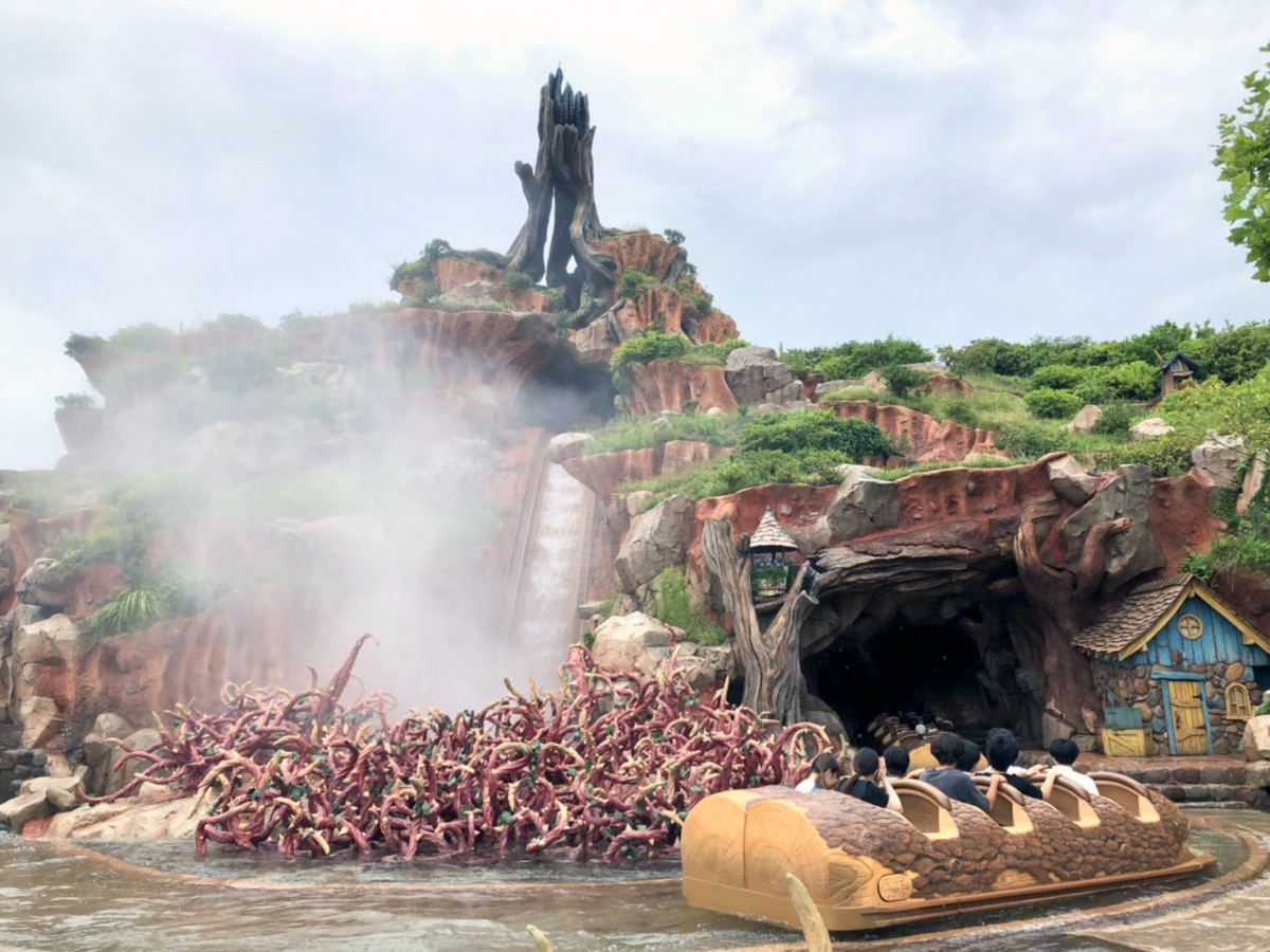 夏ディズニー、“びしょ濡れMAX”スタート！ 今年の『スプラッシュ