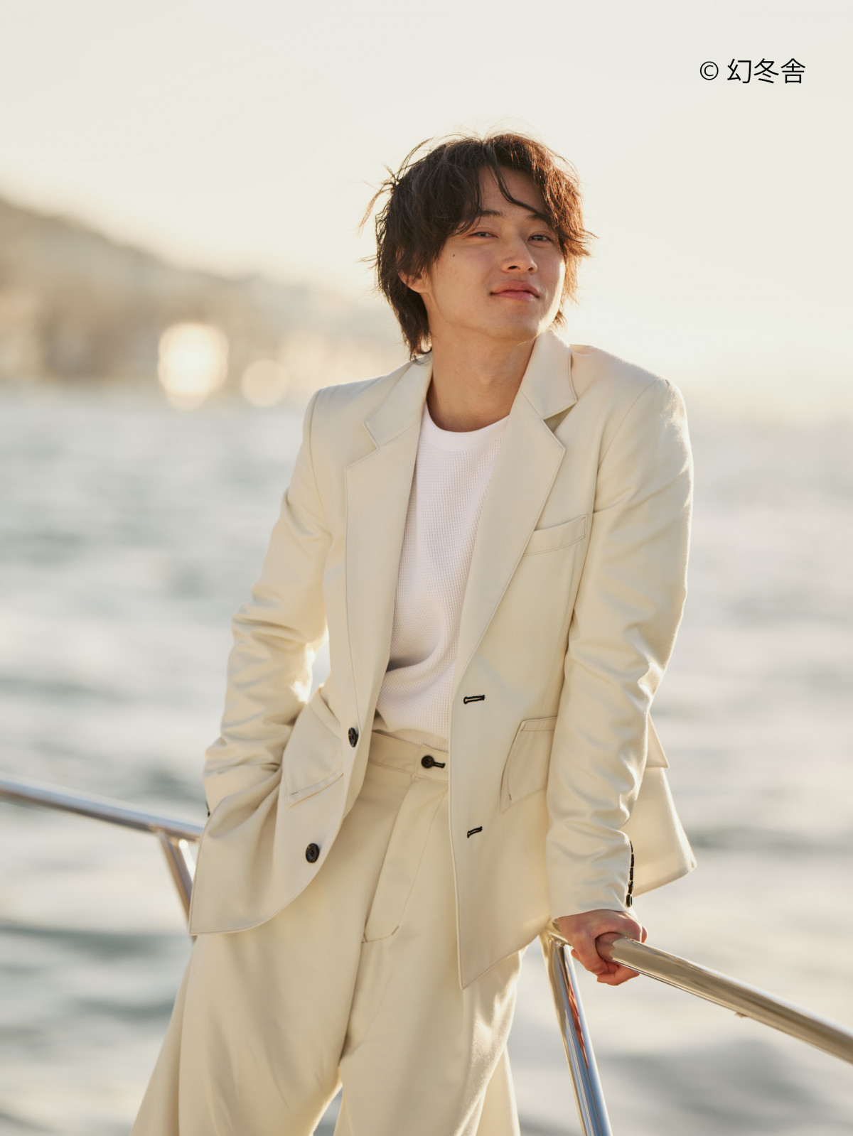 山崎賢人、デビュー15周年記念写真集発売＆お渡し会決定 トルコで