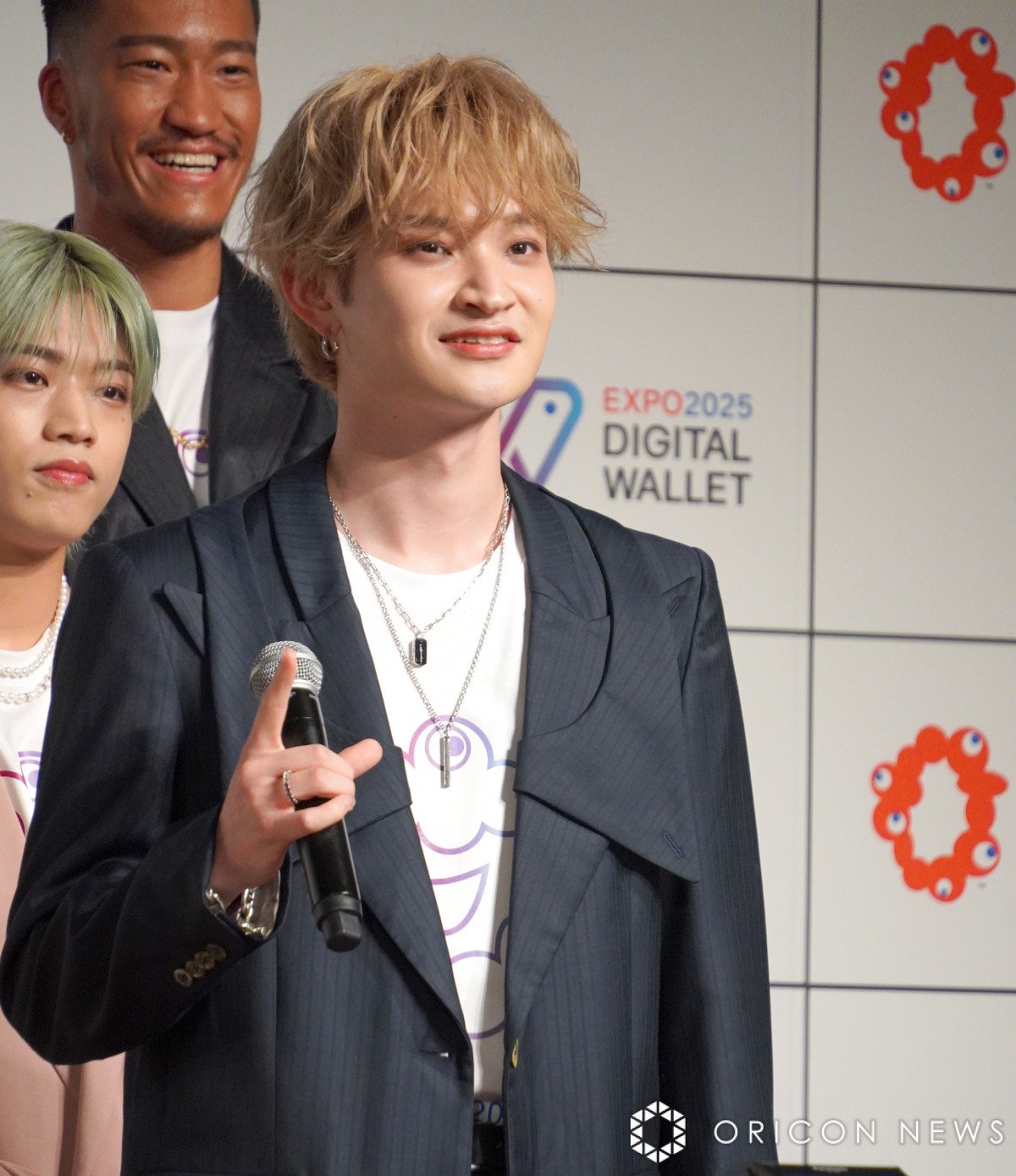 画像・写真 | PSYCHIC FEVER、ミャクミャクとわちゃわちゃ 万博