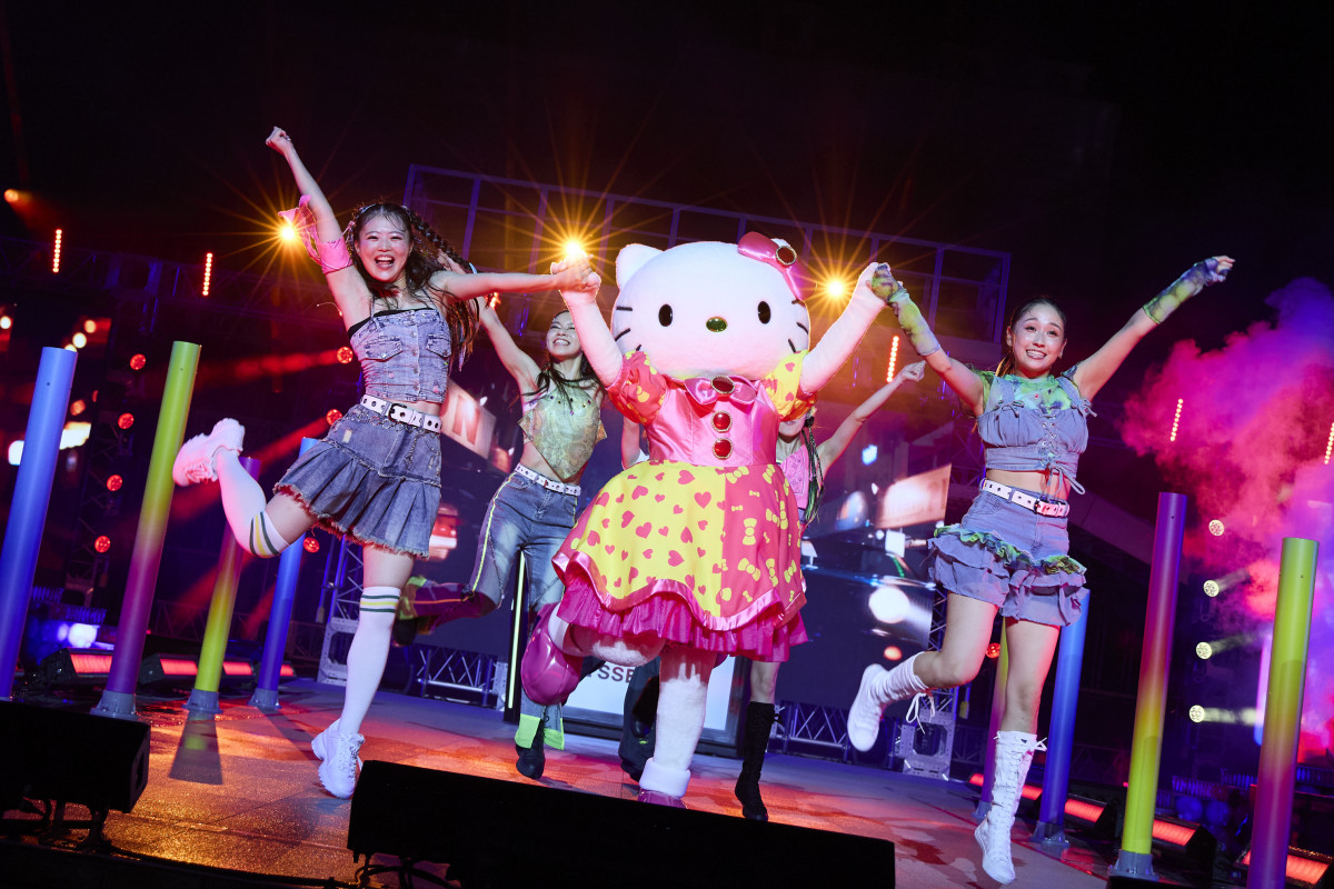 USJ ユニバ HYBE SUMMER DANCE NIGHT Tシャツ ペア HYBE JAPANとユニバーサル・スタジオ・ジャパンのコラボイベント