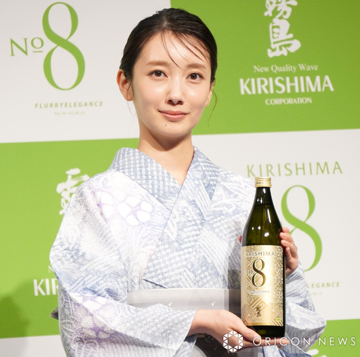 【本日最終日!】さらに値下げ!波瑠さん　写真Ｌサイズ 波瑠、しっとり涼やかな浴衣姿を披露 慣れた手つきで芋焼酎を堪能