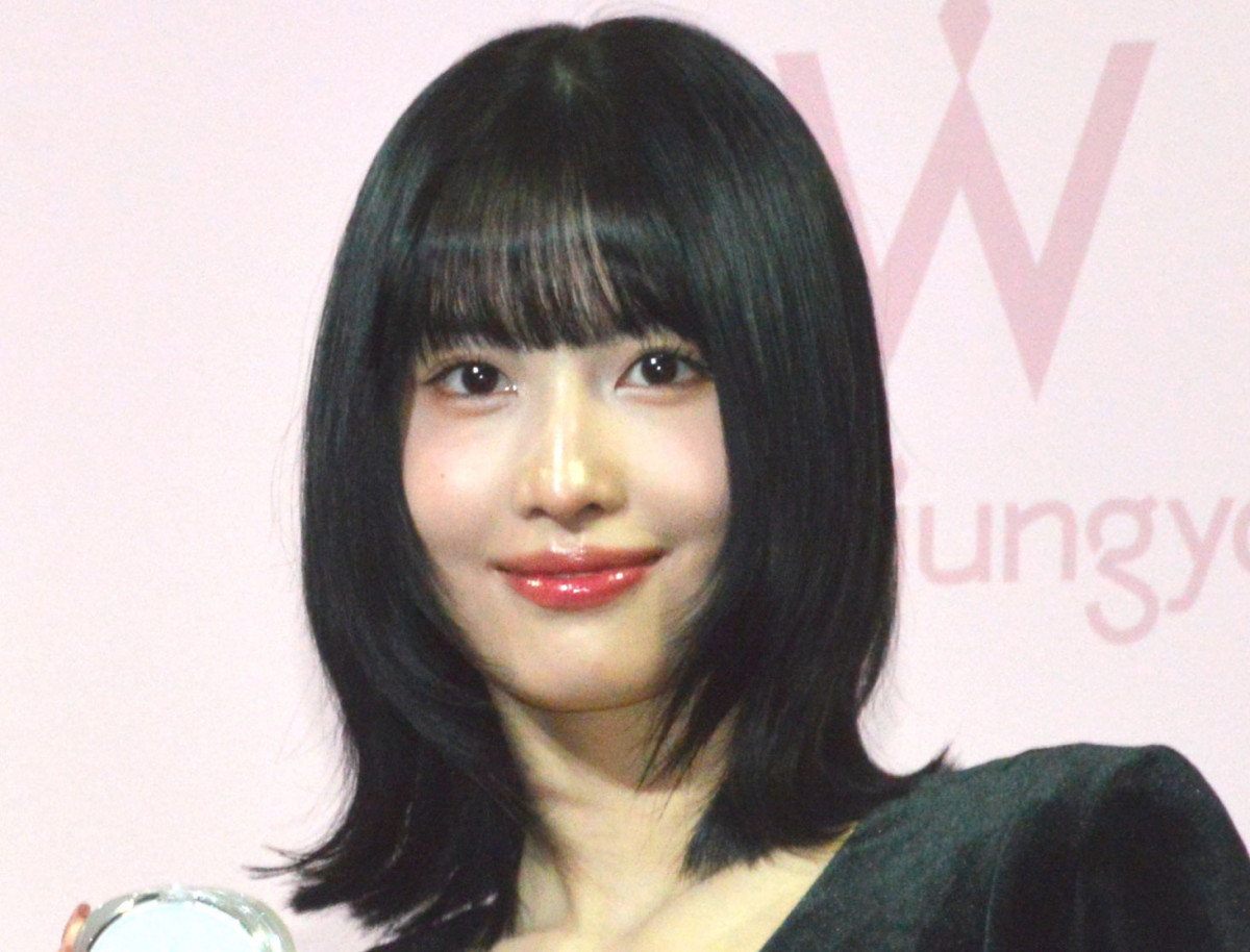 画像・写真 | TWICE・MOMO、黒のビキニ姿で美スタイル オフショットに反響「キレイですね～美しい」 1枚目 | ORICON NEWS