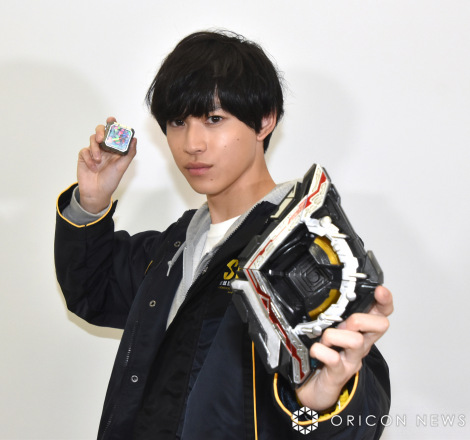 �V�e���r�V���[�Y�w�E���g���}���A�[�N�x�ɏo������˒˗L�P �iC�jORICON NewS inc. 