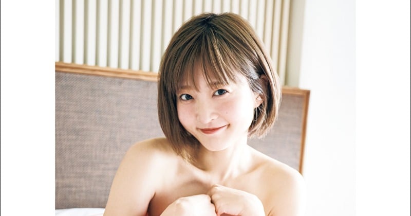 久保ユリカ、美ボディ丸見え！水着＆ランジェリー姿に 写真集の表紙