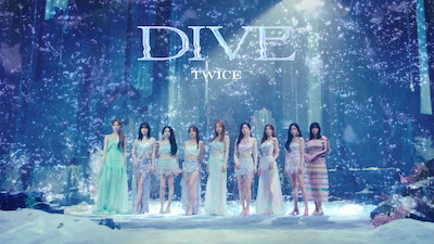 TWICE、神秘的な水の世界で優雅に踊る 日本5thアルバム『DIVE』MV公開
