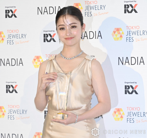 �����Ԃ�ɏƂ�_�Ή����������{�ށiC�jORICON NewS inc. 