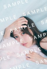 乃木坂46弓木奈於、“素肌感”あふれるアップショット解禁 1st写真