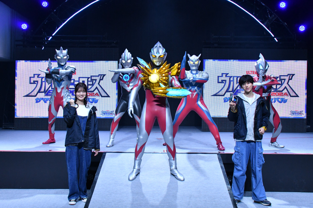 ウルトラマンアーク』戸塚有輝と水谷果穂がオープニングイベントに登場 東京・池袋で『ウルサマ』開幕 | ORICON NEWS