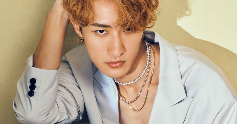 岩本照、素肌にジャケットの“夏恋肌”グラビア登場 正門良規は本人考案