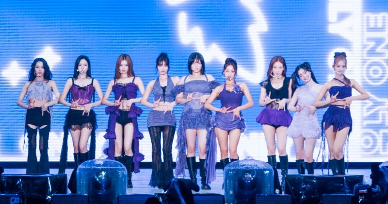 TWICE、“海外女性歌手初”日産スタジアム公演の念願叶う 全世界150万人動員のワールドツアー完走 | ORICON NEWS