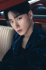 SAN(T)=ATEEZ JAPAN 4TH SINGLE uBirthdayvRZvgtHg1e 