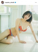 画像・写真 | 岡田紗佳、美バストあらわな寝転び姿「ムニュってなっ