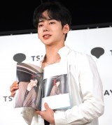 �t�@�[�X�g�ʐ^�W�wON STAGE�x�i�o�t�Ёj�����L�O�C�x���g���s����YUMEKI �iC�jORICON NewS inc. 