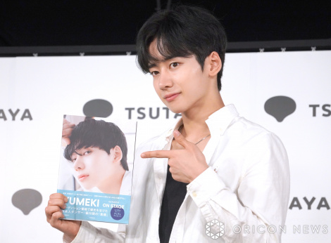 �t�@�[�X�g�ʐ^�W�wON STAGE�x�i�o�t�Ёj�����L�O�C�x���g���s����YUMEKI �iC�jORICON NewS inc. 