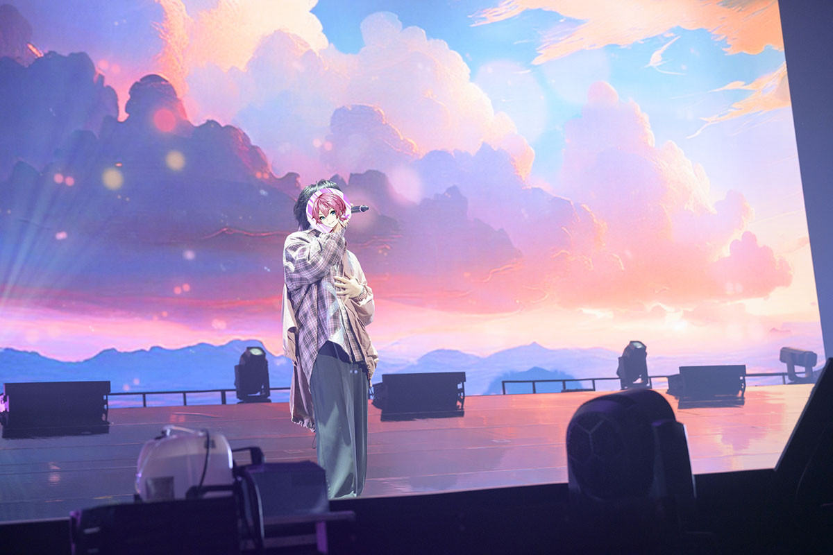 AMPTAKxCOLORS、歌い手グループ“史上最速”武道館公演に万感 「成長した