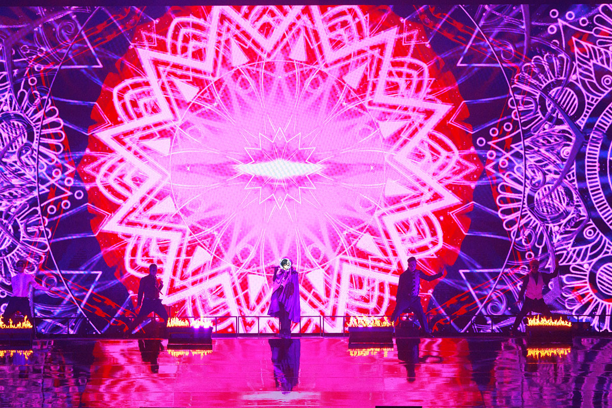 AMPTAKxCOLORS、歌い手グループ“史上最速”武道館公演に万感