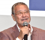 �g��O�A�w�����O���[�x�ɉ̏��o�� ���f�͐e�F�E�ߕr�����3�����̃��[���u����v 