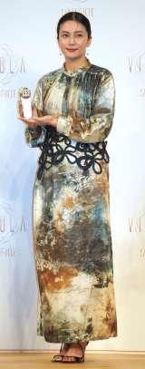 �wVI-OLA�x�̔�1���N�L�O�C�x���g�ɏo�Ȃ����č�R�E�iC�jORICON NewS inc. 