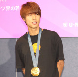 �x�ėY�l�A�A�����J�̌x�@�ɓ{���� �D�������ӂ��ꂽ��u�����̃X�P�{�[���g���ėV��ł܂���(��)�v 