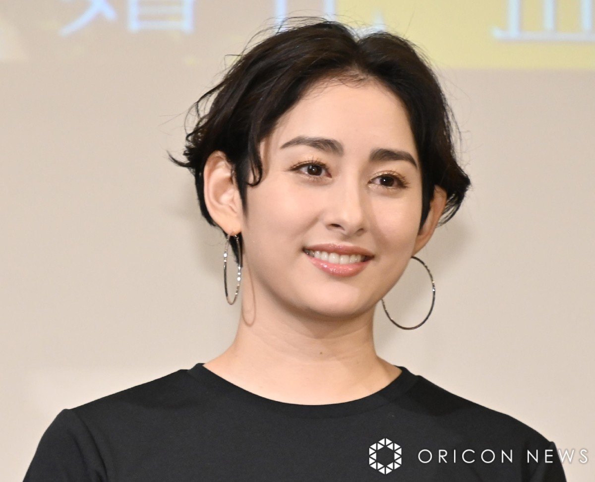 早見あかり、離婚を報告 結婚生活振り返り「とても幸せな出来事でした」 | ORICON NEWS