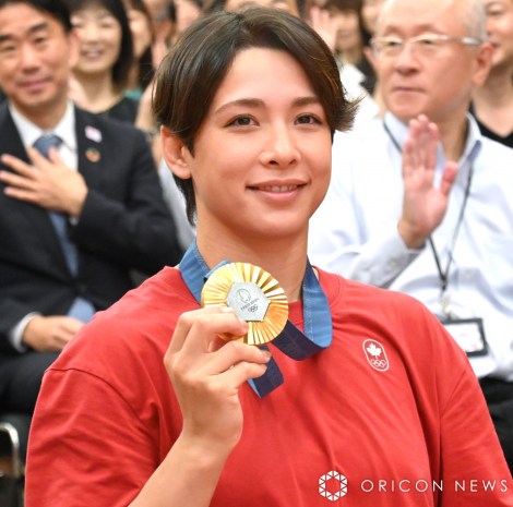 �w�p��2024�I�����s�b�N �`�[���j�b�Z�C �񍐉�x�ɓo�ꂵ���o���N���X�^ �iC�jORICON NewS inc. 