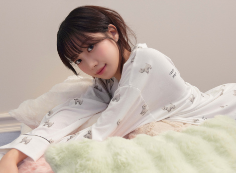 �u�W�F���[�g �s�P�v�H�R���N�V�����𒅂��Ȃ�LE SSERAFIM�EKAZUHA 