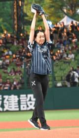 「西武ライオンズ対東北楽天ゴールデンイーグルス戦」始球式に登場した浅田真央（C）ORICON NewS inc. 
