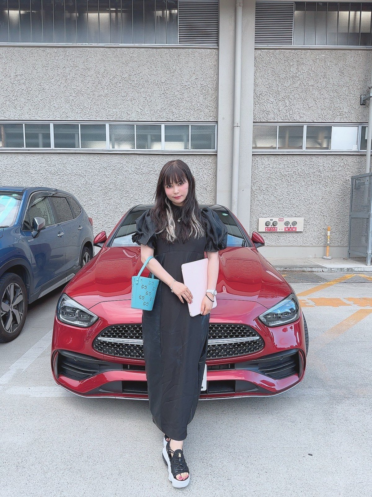 中川翔子、900万円愛車“シャア専用めーちゃん”に反響 SNS「通常の3倍の速さ？スピード違反注意」“シャア大喜利”を展開 | ORICON NEWS