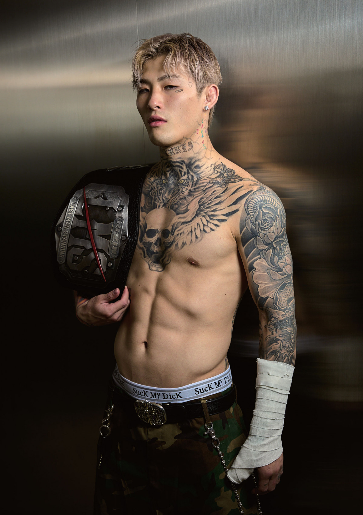 画像・写真 | “RIZIN新王者”平本蓮、ベルトを携え『KAMINOGE』表紙で