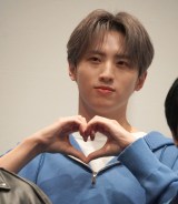 �u�r���[�e�B�[�O���[�~���O�u�����h�wSchick FIRST TOKYO�x�VCM���\��ɏo�Ȃ���INI�E���L�} �iC�jORICON NewS inc. 