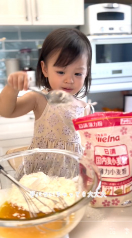 �N�b�L�[���ɒ��킷�郊�A����� 