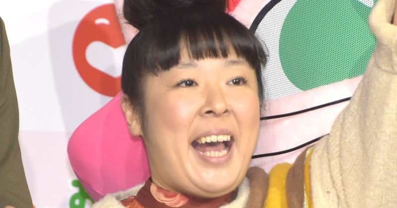 森三中・村上知子、10歳長女と親子ショット「ママそっくり」「こんなおっきくなったんだ」 所有する山小屋で梅収穫 | ORICON NEWS