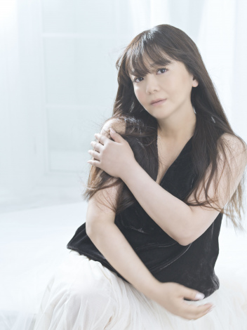 華原朋子写真集画像 画像・写真 | 華原朋美、7年ぶり全国ツアー開催決定 新たに撮影したツアービジュアルも公開 2枚目 | ORICON NEWS