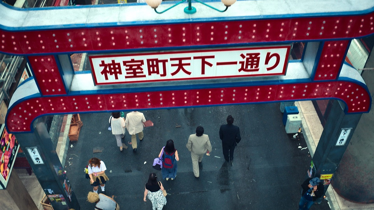 竹内涼真・賀来賢人ら、まるで歌舞伎町のような巨大セットに驚愕