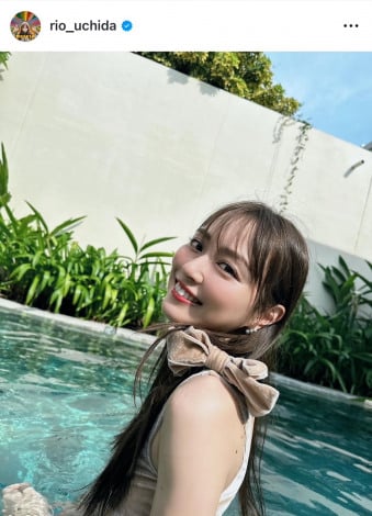 内田理央さん着用SeaRoomlynn ブークレシアーFrillオフショルニット 内田理央さん着用SeaRoomlynn ブークレシアーFrillオフショルニット