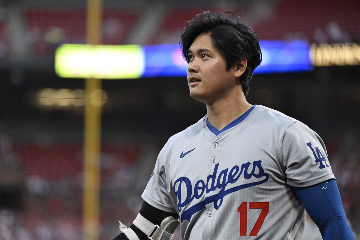 大谷翔平、“えびぞり”ジャンプで打球避ける MLBが危機一髪の瞬間を紹介「ニンジャ」「避けた後の表情ｗ」 | ORICON NEWS