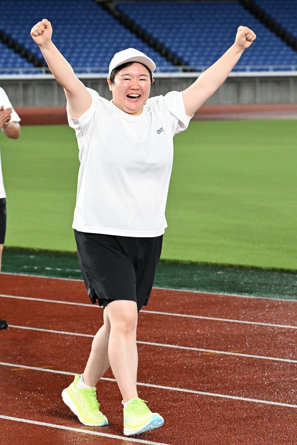 24時間テレビ】やす子、おじさんの声援に感謝 深夜にスタジアム外から