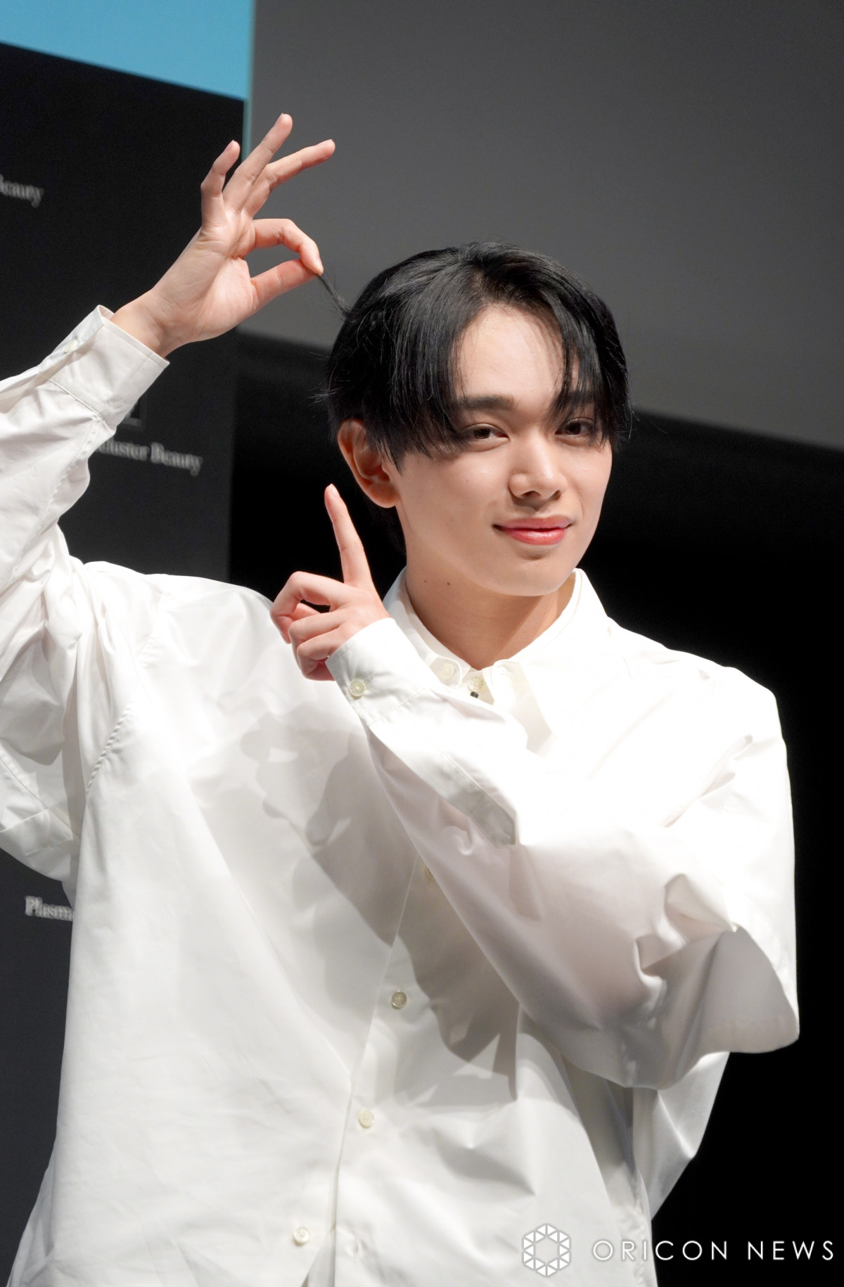 宮世琉弥、会見中に自らヘアセット「かわいくなりました