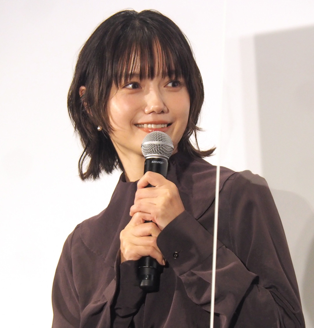 宮崎あおい、CMでの可憐な“かぐや姫”姿に視聴者も衝撃「どう見ても20代」 | ORICON NEWS