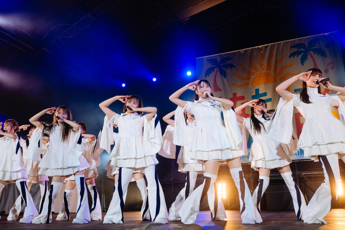 日向坂46 重々しく 生写真 東村芽依 絶対的第六感 MV衣装