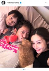 �Ƒ��Ƃ̂قق��܂����V���b�g�����J�����{���ʁi�ʐ^�̓C���X�^�O�������j 