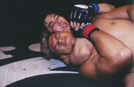 �f��w�Ⴋ���m��ʎ҂����x�i10��11�����J�j��ʎʐ^�iC�j2024 The Young Strangers Film Partners 