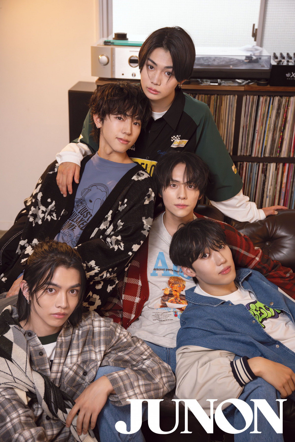 WILD BLUE、フレッシュな魅力に迫る 一番の甘えん坊が決定 『JUNON』初