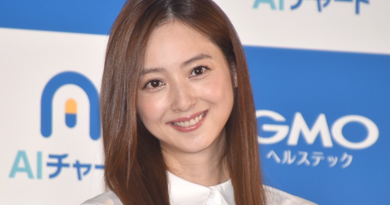 佐々木希「試練は急にやってくる」 新サービス発表会で絶賛 | オリコン