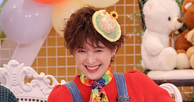 みちこママ”吉瀬美智子、49歳ぶっとび衣装・かつてないハジけた
