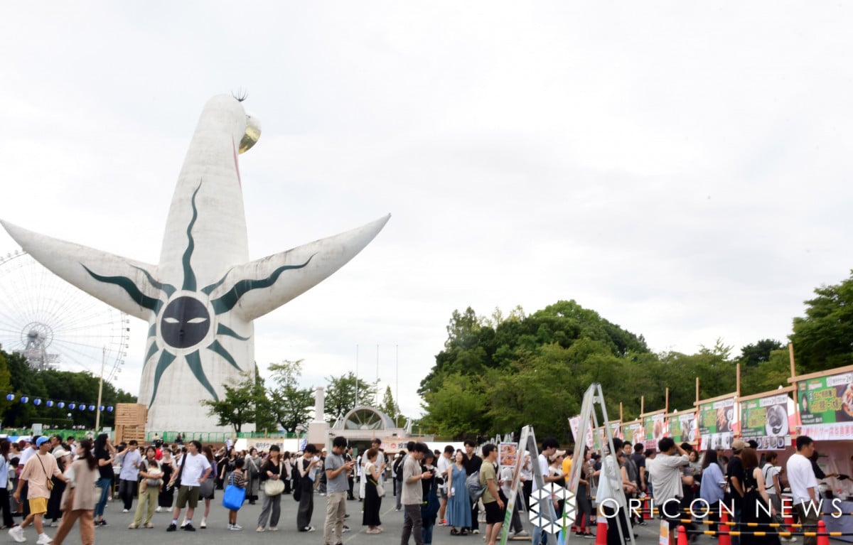 太陽の塔の下に“ジョエル・ロブションの餃子”登場 レア餃子集結イベントきょう23日最終日【メニュー一覧】 | ORICON NEWS