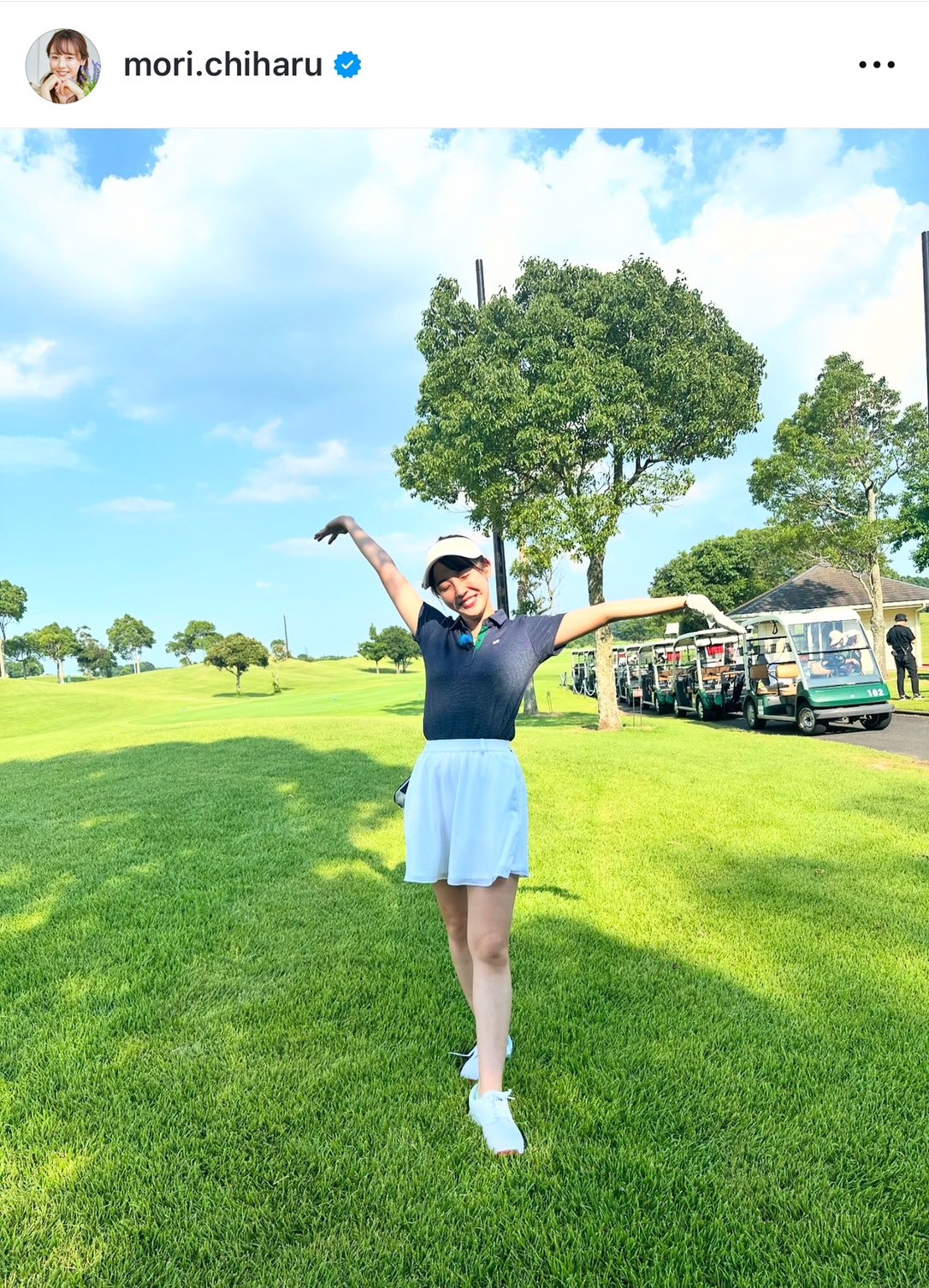 超ミニスカート　女子アナ 森千晴アナ、太もも全開“超ミニ”ウエアでゴルフ「癒やされます」「似合ってて最高」 | ORICON NEWS